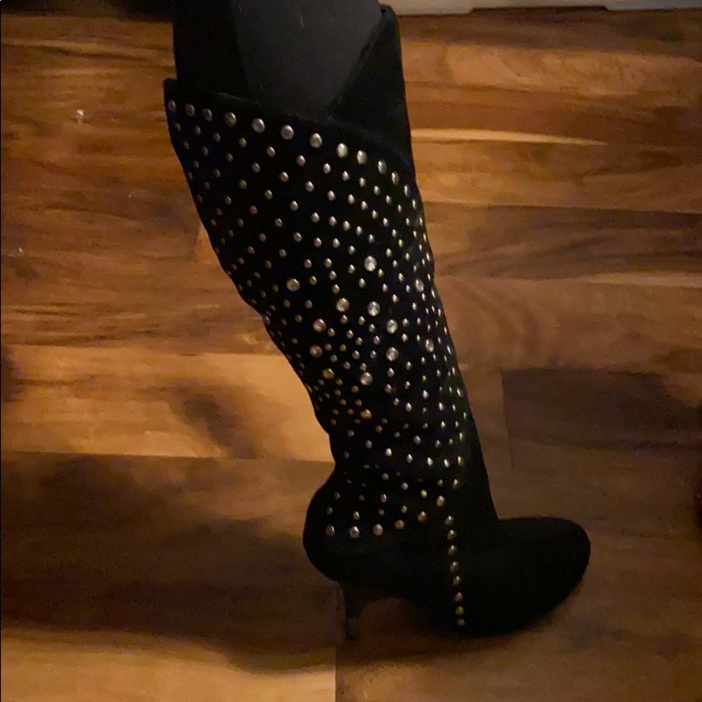 Boots - Picture 4 of 7